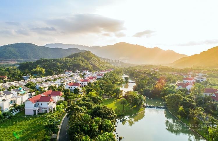 Chính chủ cần bán căn song lập xanh villas 270m2 thoáng mát, giá chỉ 15,5ty gần suối.