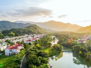 Chủ cần bán căn biệt thự xanh villas giá cực tốt chỉ 16 tỷ xây dựng 3 tầng full, sân vườn rộng rãi.