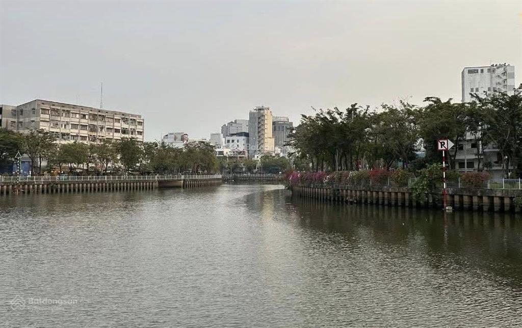 Bán nhà trường sa 154.8m²  4 tầng  45 tỷ  view sông, gần quận 1