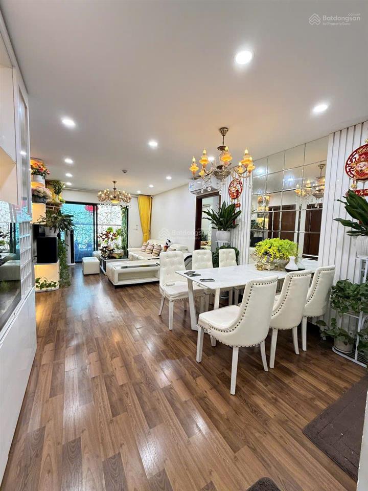 Cần bán gấp căn hộ hạng sang view trực diện sân vận động mỹ đình diamond goldmark city