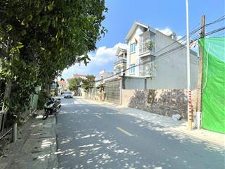 Anh trai nhờ bán gấp đất xã phú nghĩa  chương mỹ 76m2, mặt tiền 6m, đường 3 ô tô, vỉa hè. 1.x tỷ