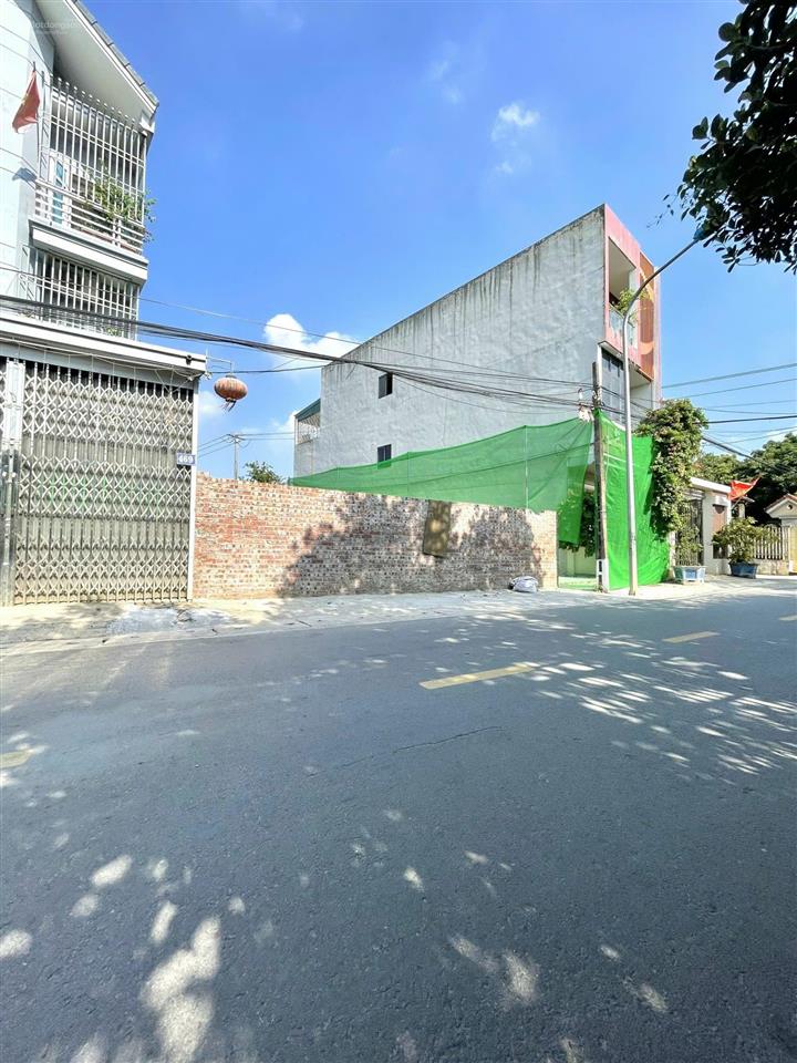Anh trai nhờ bán gấp đất xã phú nghĩa  chương mỹ 76m2, mặt tiền 6m, đường 3 ô tô, vỉa hè. 1.x tỷ