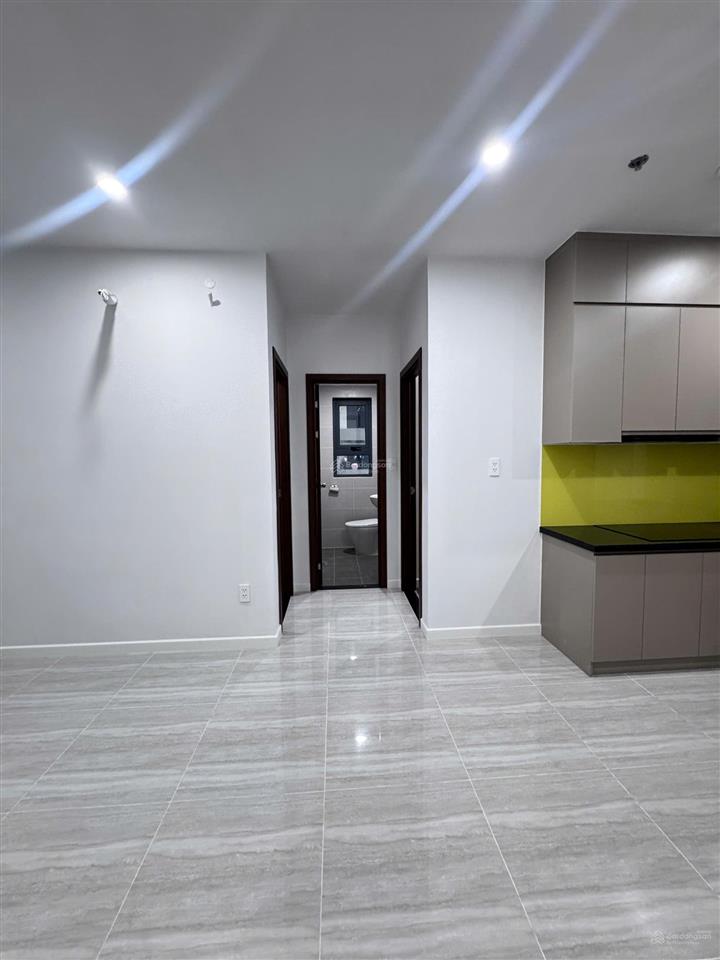 Cho thuê căn 2pn tháp emerald bcons city  giá sale tốt 6.5tr, căn cuối