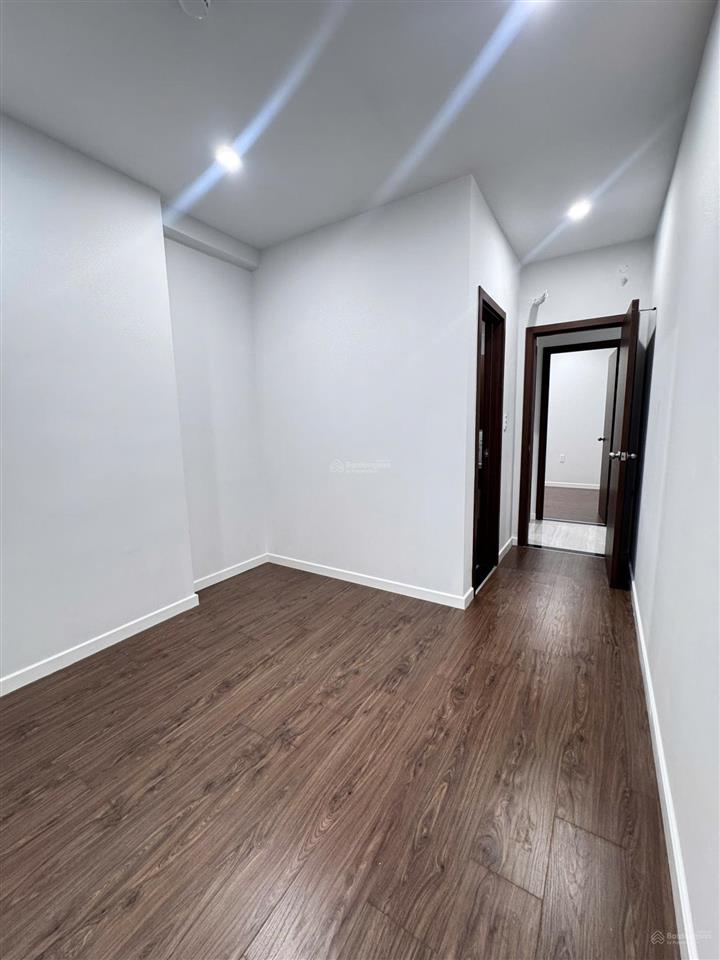 Cho thuê căn 2pn tháp emerald bcons city  giá sale tốt 6.5tr, căn cuối