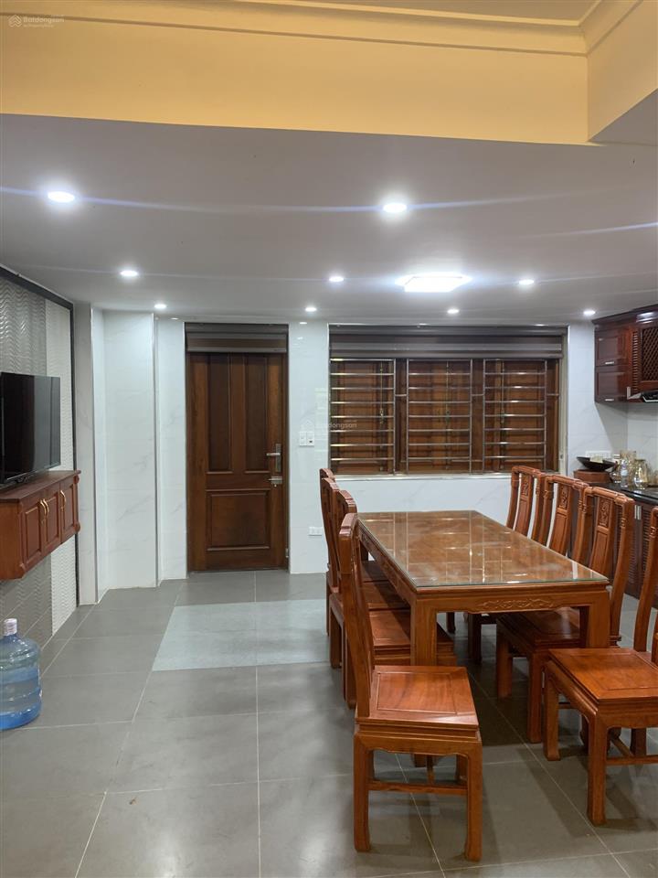 Nhà đẹp 5 tầng nội thất gỗ hương cao cấp sổ đỏ chính chủ, phong thuỷ tốt, thoáng mát