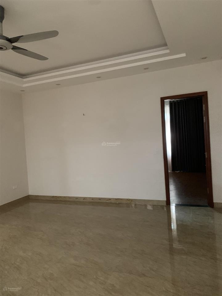 Nhà đẹp 5 tầng nội thất gỗ hương ta cao cấp, sổ đỏ chính chủ, phong thuỷ tốt, thoáng mát
