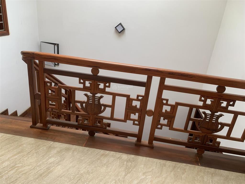 Nhà đẹp 5 tầng nội thất gỗ hương ta cao cấp, sổ đỏ chính chủ, phong thuỷ tốt, thoáng mát