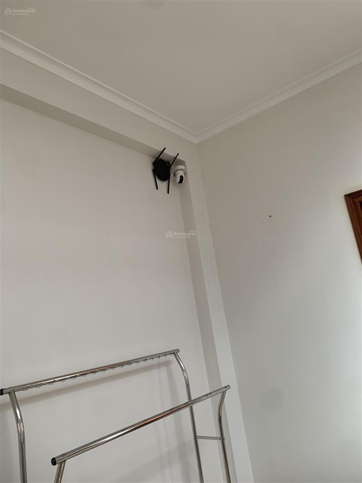 Nhà 5 tầng đẹp nội thất toàn bộ gỗ hương ta cao cấp gia chủ để lại hết, sổ đỏ nét căng