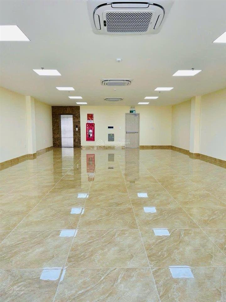Building văn phòng 7 tầng mặt phố đức diễn  phú diễn. 144m2. mặt tiền 8m