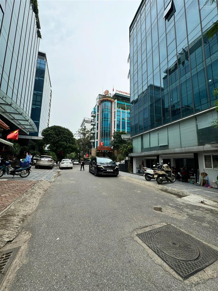 Building văn phòng 7 tầng mặt phố đức diễn  phú diễn. 144m2. mặt tiền 8m