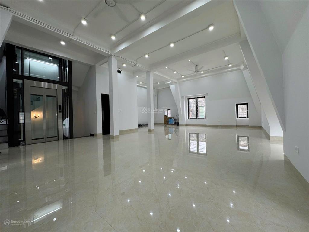 Biệt thự lô góc 3 mặt tiền phố sa đôi 210m mt 27m. thang máy nhập khẩu