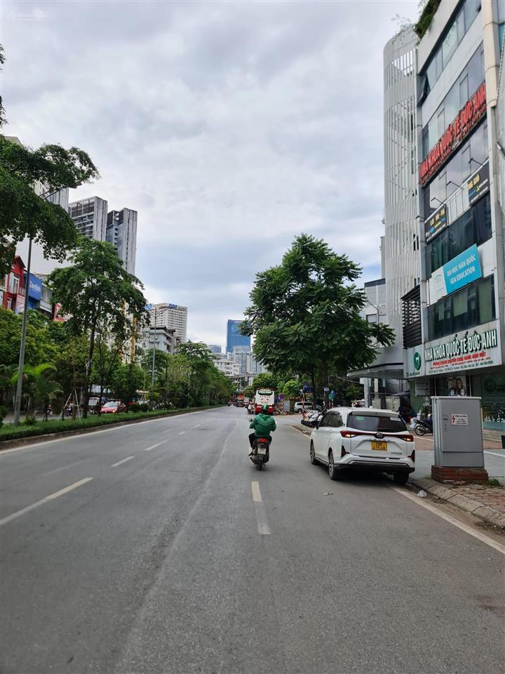 Mặt phố nguyễn hoàng 200m  mt 12m  6 tầng thang máy