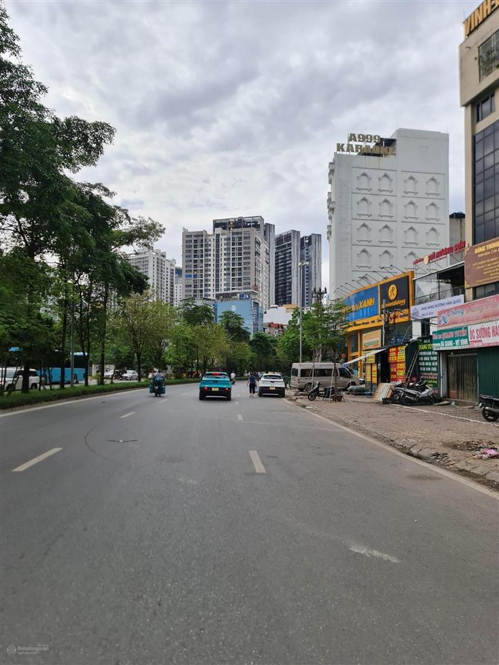 Mặt phố nguyễn hoàng 200m  mt 12m  6 tầng thang máy