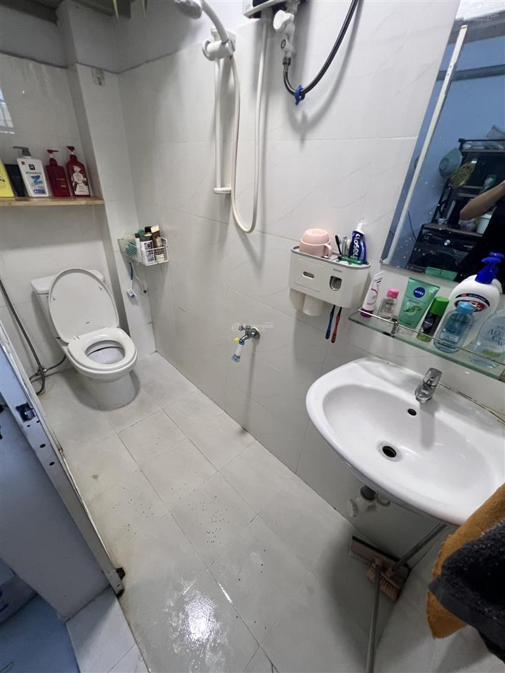 Chính chủ bán căn hộ 42m  sổ hồng riêng  nhà đẹp  giá 2,05 tỷ