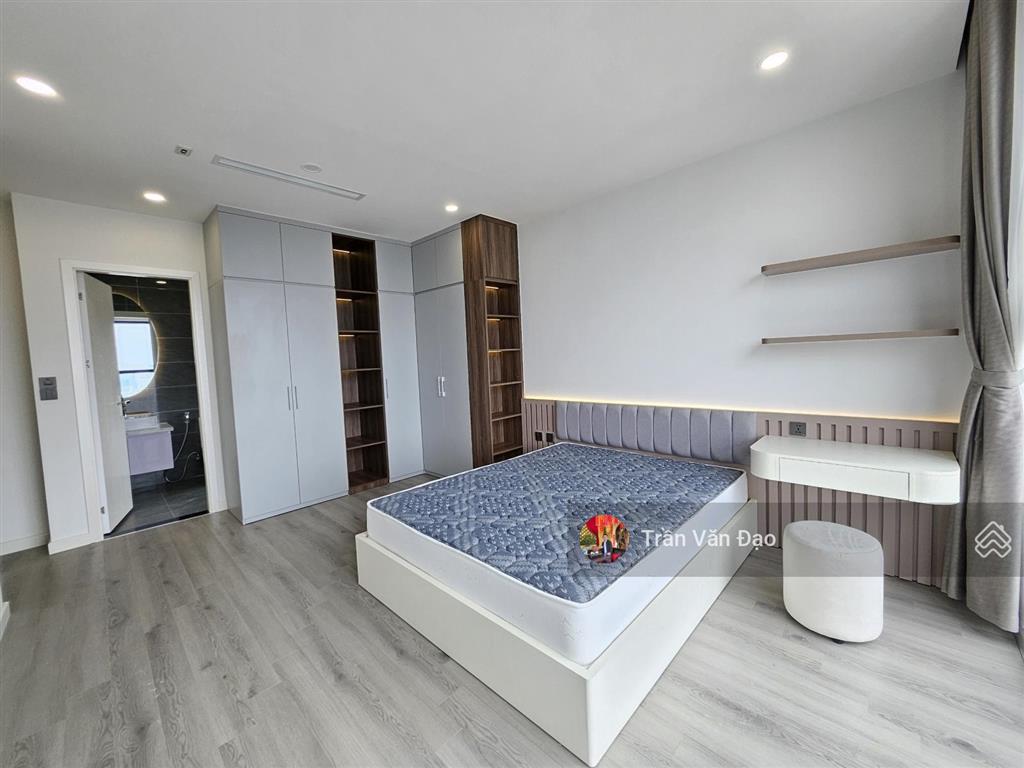 Bán siêu phẩm 4pn tại dự án vinhomes skylake  phạm hùng, view hồ triệu đô  0976 044 ***