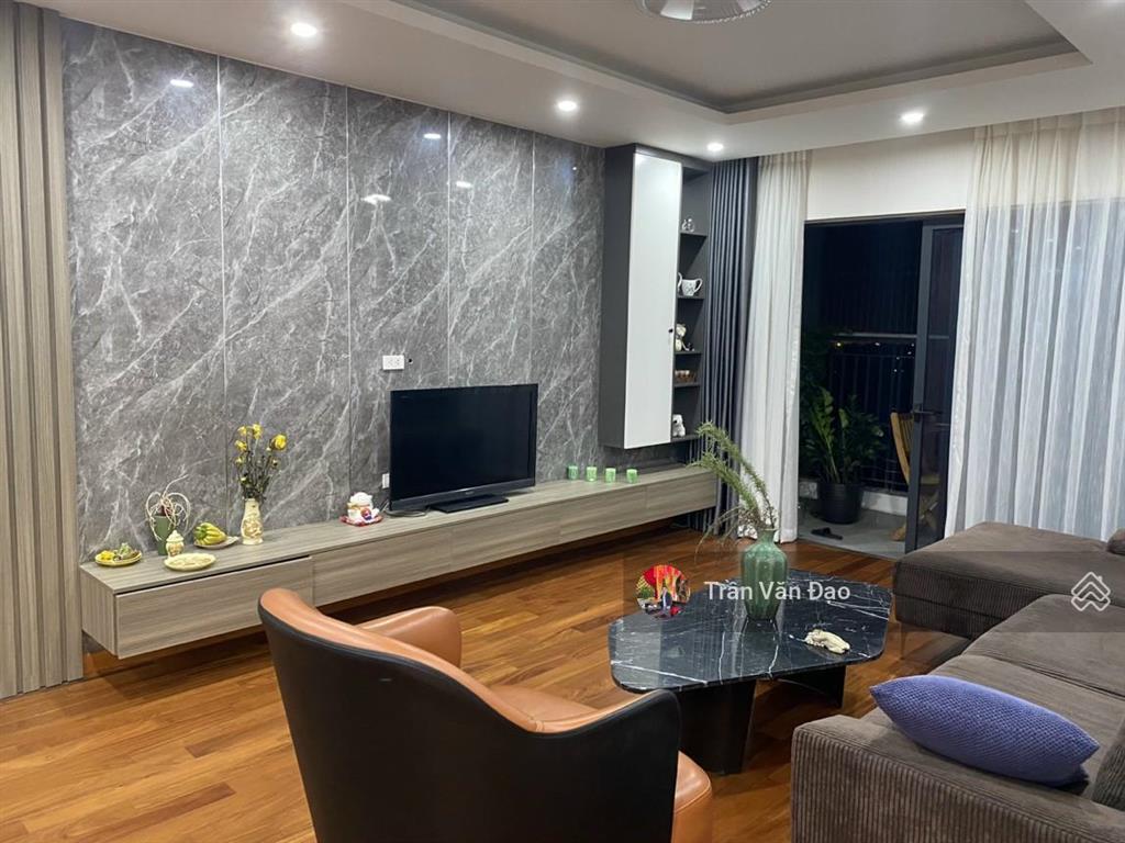 Giá cực tốt  chủ nhà quen có nhờ em bán căn 3pn,căn góc tại home city, nhà đẹp  0976,044.926