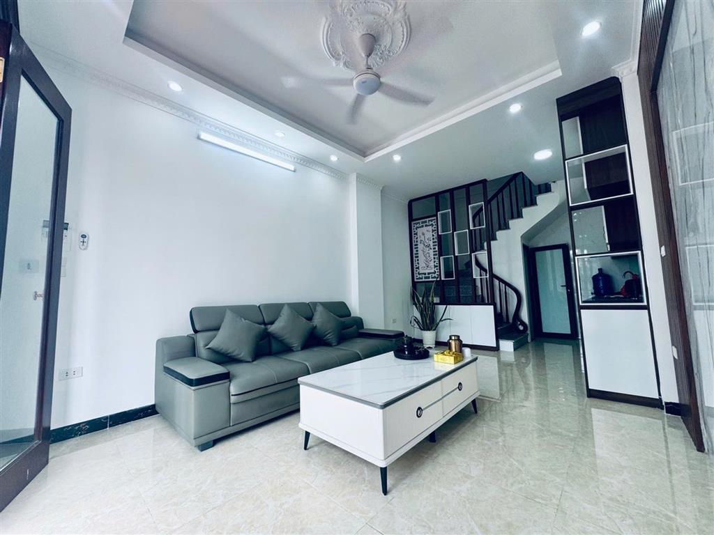 BÁN NHÀ THẠCH BÀN 5 TẦNG, Ô TÔ ĐỖ CỬA, TÀI CHÍNH HƠN 6 TỶ