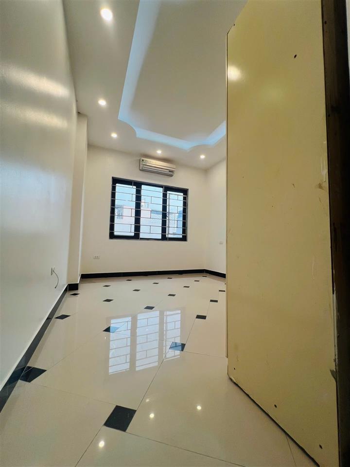 BÁN GẤP NHÀ 5 TẦNG PHÚC LỢI, FULL NỘI THẤT, NGÕ THÔNG, Ô TÔ ĐỖ CỬA- GIẢM CHÀO 200TR CÒN