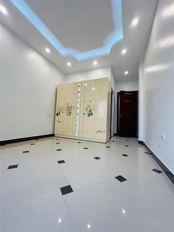BÁN GẤP NHÀ 5 TẦNG PHÚC LỢI, FULL NỘI THẤT, NGÕ THÔNG, Ô TÔ ĐỖ CỬA- GIẢM CHÀO 200TR CÒN