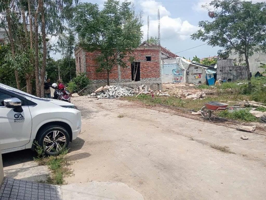 Mình chính chủ cần bán đất thôn lệ sơn 2, xã hòa tiến  kiệt ô tô thông thoáng, khu dân cư đông
