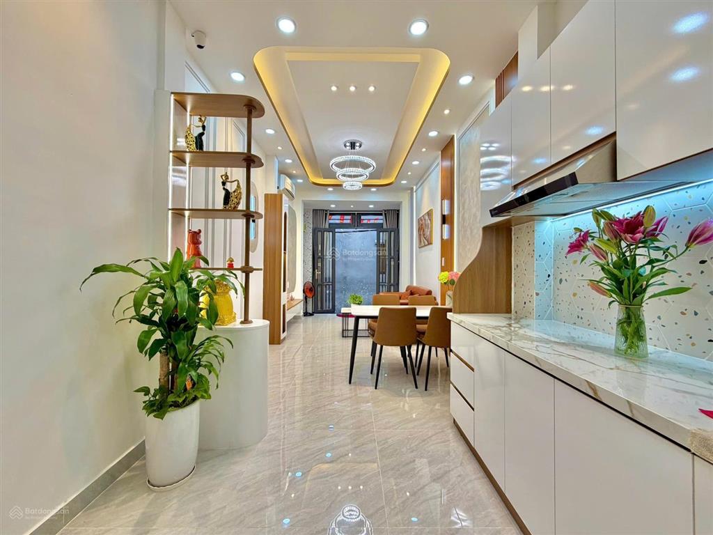 Nhà mới 5 tầng 4pn 6tỷ750tr, hh gửi ae mg 80tr, 28.8 m2 p9, q.phú nhuận, cách mt hoàng văn thụ 30m.