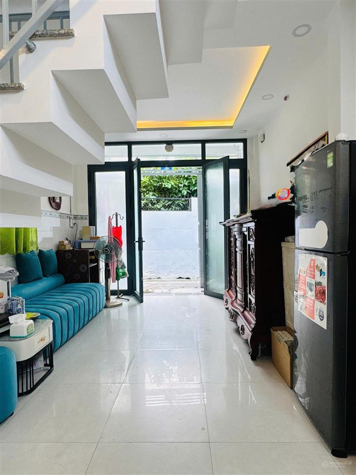 Nhà đẹp nở hậu tài lộc phú nhuận, ở ngay 202/3 đường nguyễn đình chính, chỉ 6,45 tỷ