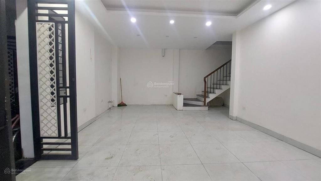 Bán 1 căn nhà như ý tại uy nỗ 45m2, 4t, mt 7m, 4.5 tỷ, đông anh, gần hồ, ô tô tránh.