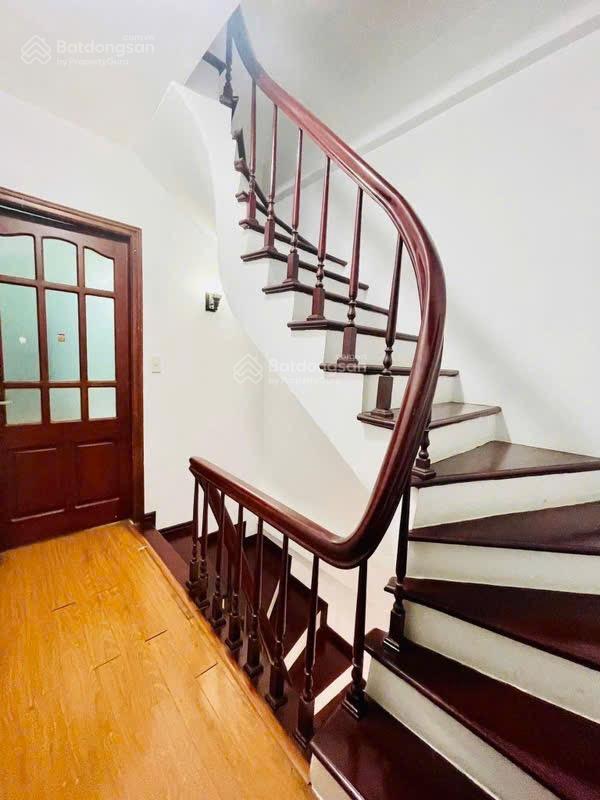 Nhà nhỉnh 8 tỷ, đất ở tại đô thị