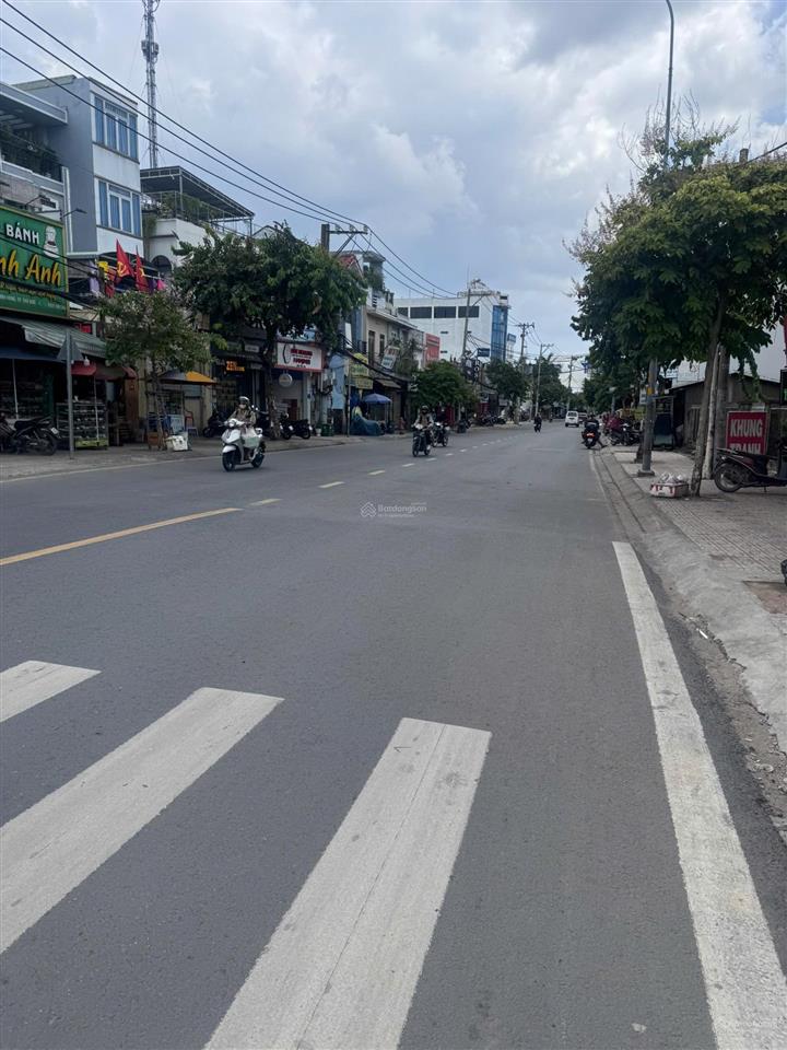 Chủ bán gấp nhà 122m2 sát vạn phúc city, giá chỉ 6.3 tỷ