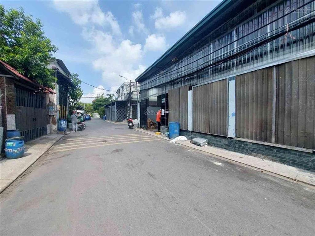 Đường ql 13  5.7 tỷ  120 m2  shr  full thổ cư