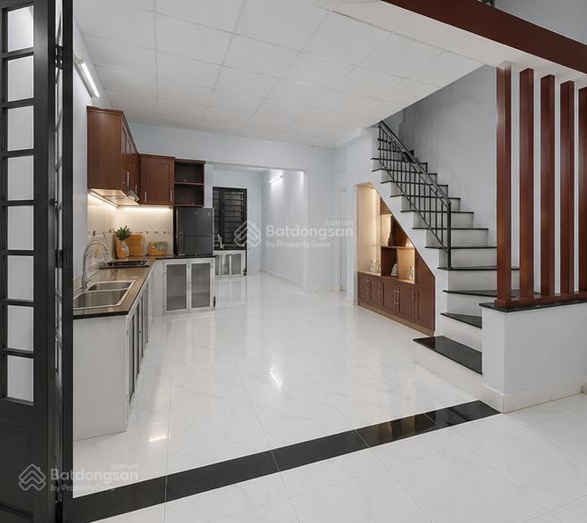 Bán gấp!!! nhà đẹp lung linh 80m², 1 trệt 1 lầu  có sân rộng để xe
