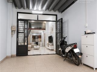 Bán gấp!!! nhà đẹp lung linh 80m², 1 trệt 1 lầu  có sân rộng để xe