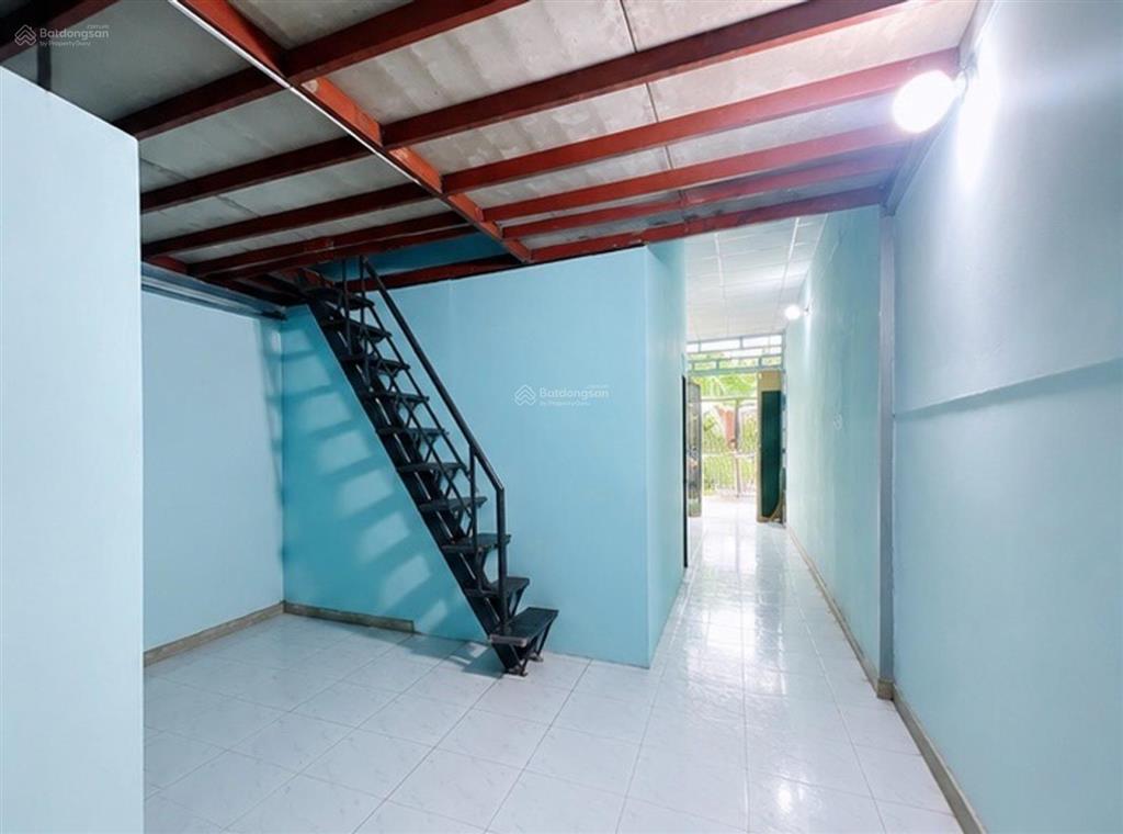 4 tỷ 850 nhà 2 tầng vào ở ngay 55m  ngang hơn 5m  đường ô tô ngay co.op mart thủ đức