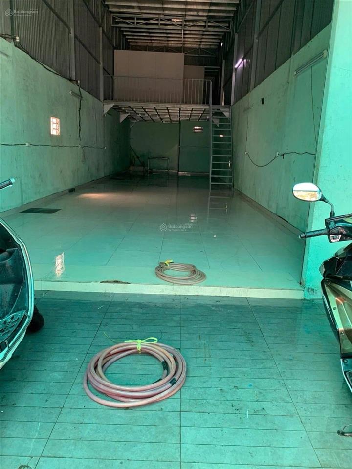 Sát lê văn việt  85m2  3 tỷ 950  hẻm xe hơi tới cửa