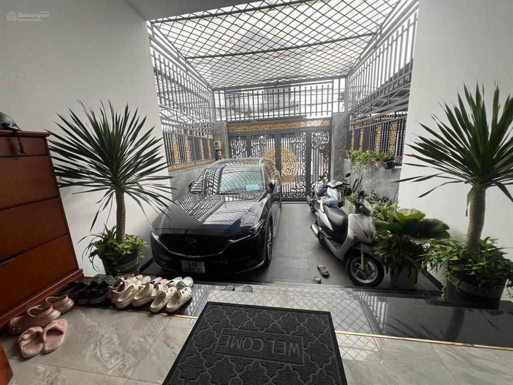 Bán nhà vip  xe hơi đậu cửa  kdc hồng long  sát trường đại học  1 trệt 1 lầu