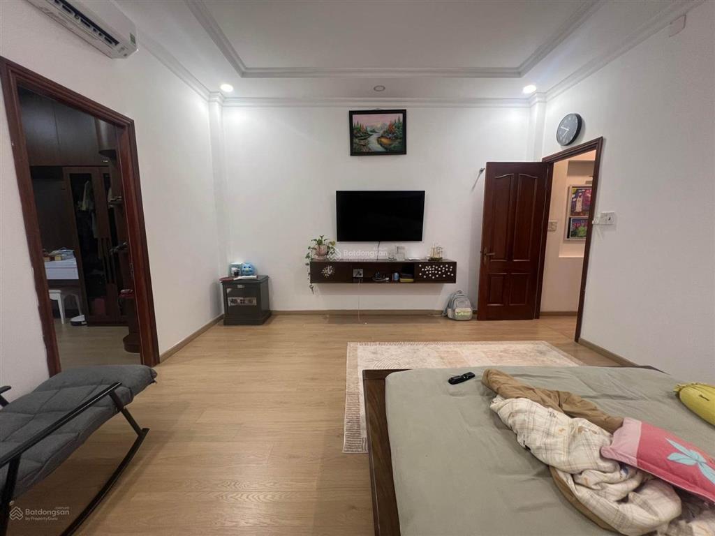 Bán nhà vip  xe hơi đậu cửa  kdc hồng long  sát trường đại học  1 trệt 1 lầu