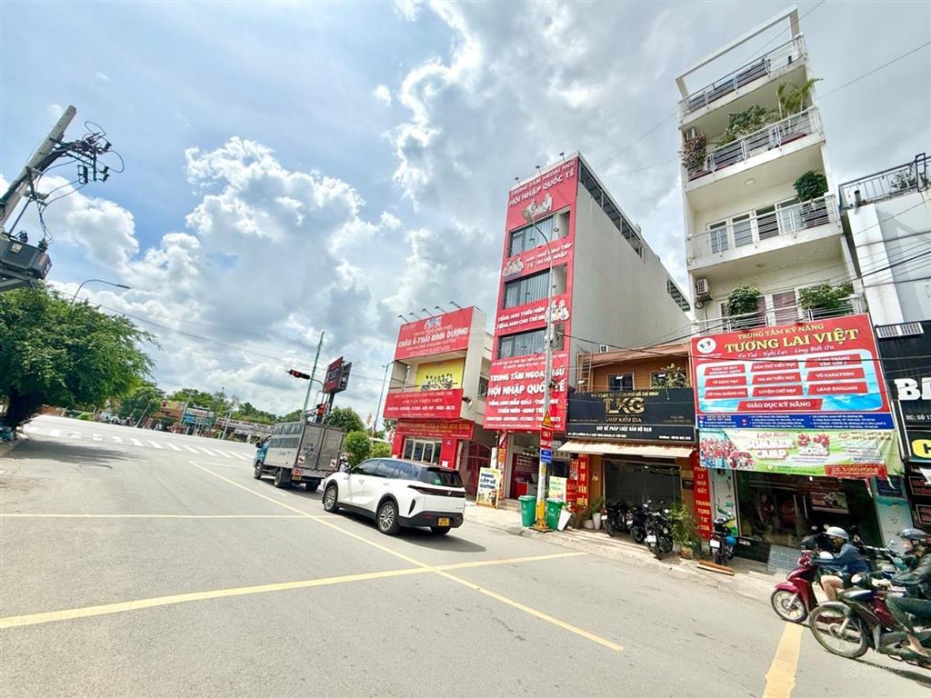 100m2  5ty8  hẻm xe hơi quay đầu đầu đường linh đông  sát phạm văn đồng