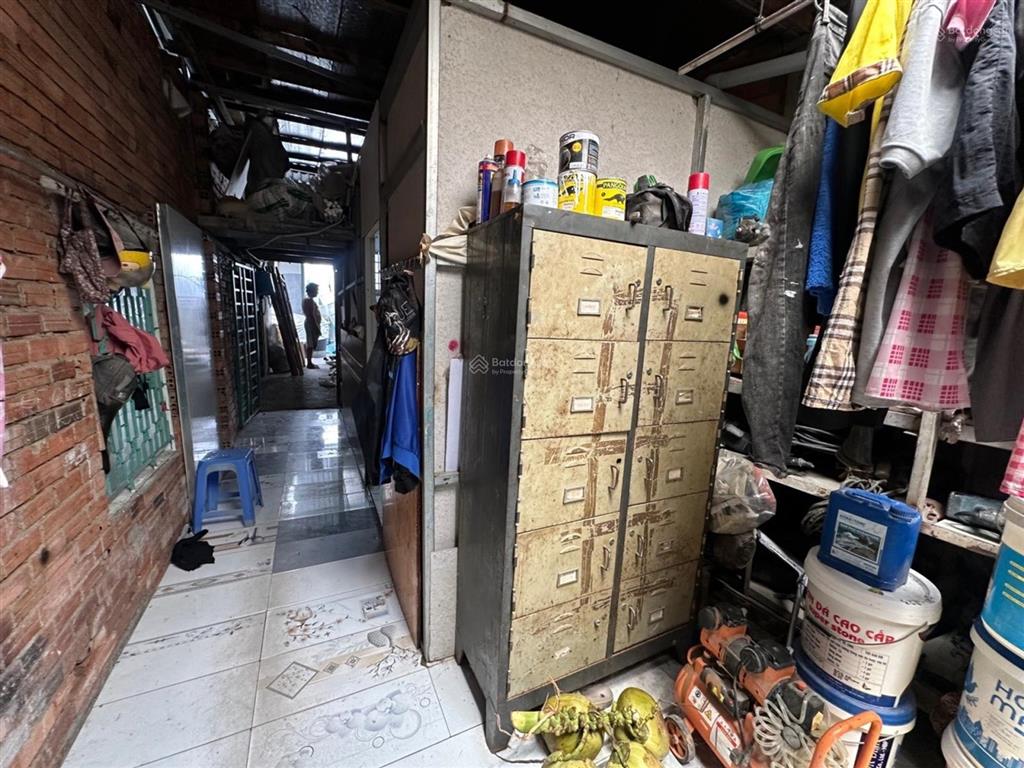 Bán nhà cũ  bán đất tặng nhà. 210m2   đường linh đông  hẻm xe hơi tới cửa  ngang 8m