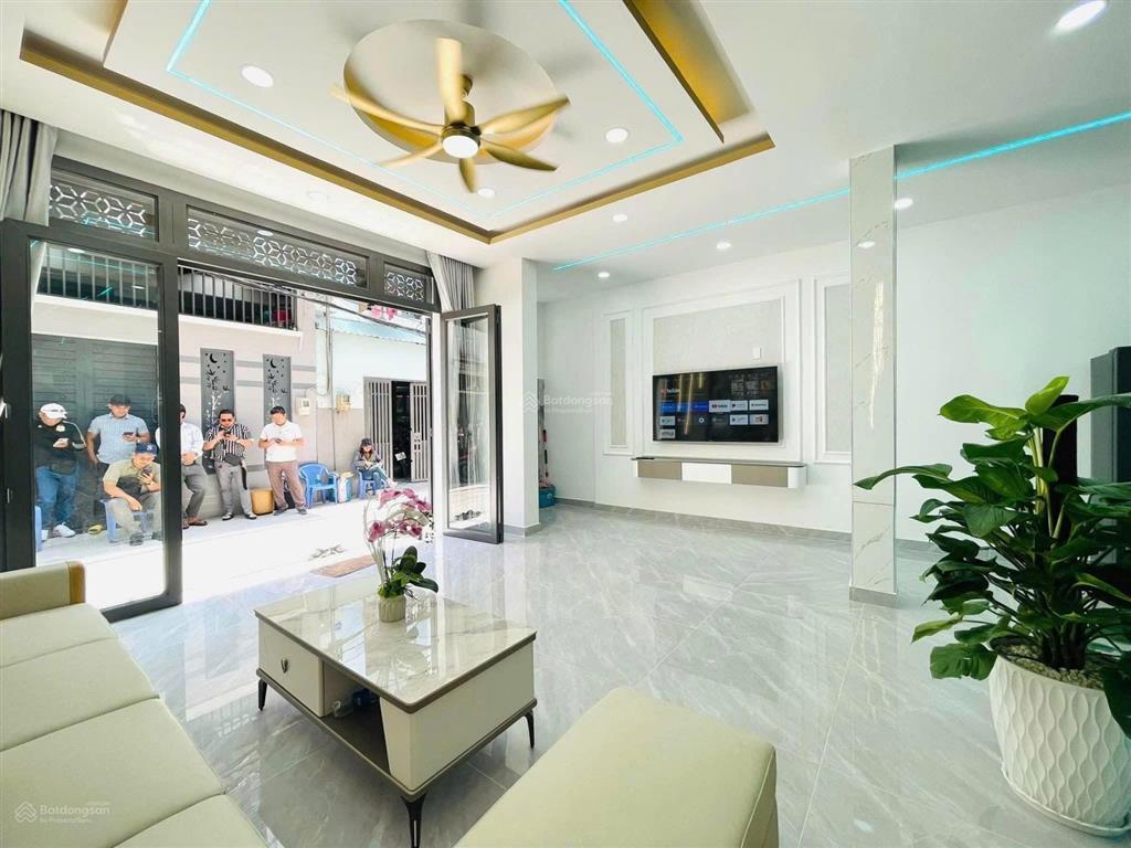 Nhà đẹp nguyễn kiệm p6 gò vấp 48,7m 3 tầng 3pn giá chỉ 3 tỷ 050, dọn vào ở ngay (tl)
