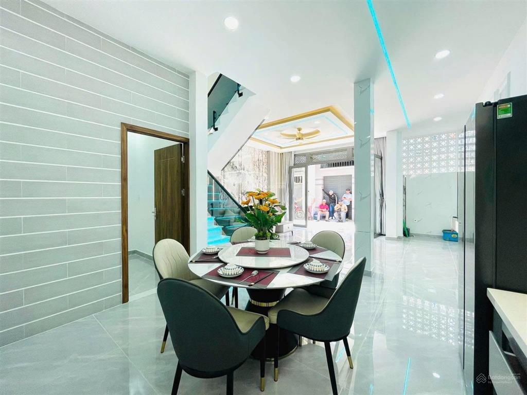 Nhà đẹp nguyễn kiệm p6 gò vấp 48,7m 3 tầng 3pn giá chỉ 3 tỷ 050, dọn vào ở ngay (tl)