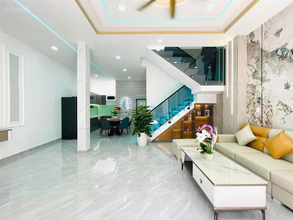 Nhà đẹp nguyễn kiệm p6 gò vấp 48,7m 3 tầng 3pn giá chỉ 3 tỷ 050, dọn vào ở ngay (tl)