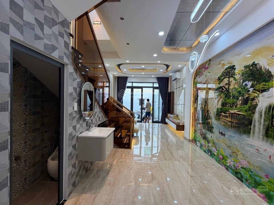 Bán nhà nguyễn văn đậu bt có hợp đồng cho thuê giá 3 tỷ 8 ( còn tl )