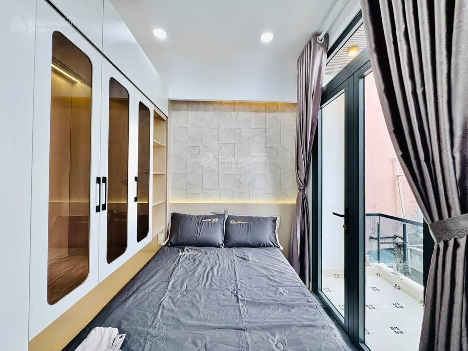 Nhà đẹp nguyễn văn công gv 5 tỷ 350  ngang 5m  4 pn 3 wc