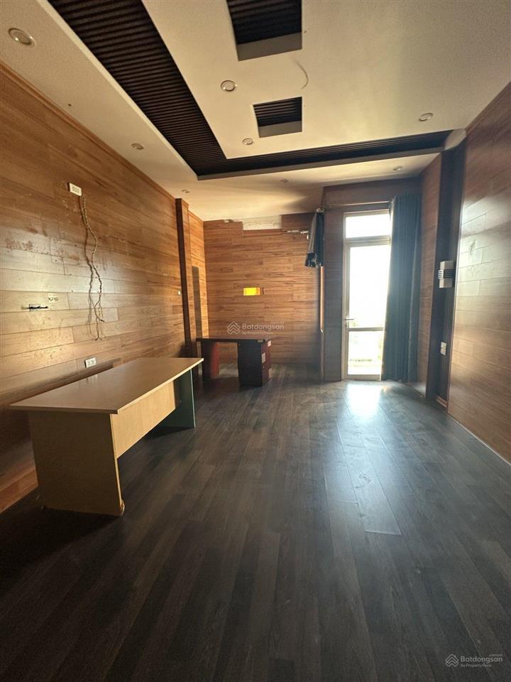 Bán nhà dv hàng bè hà đông đối diện công viên , 50m2 . giá 16 tỷ