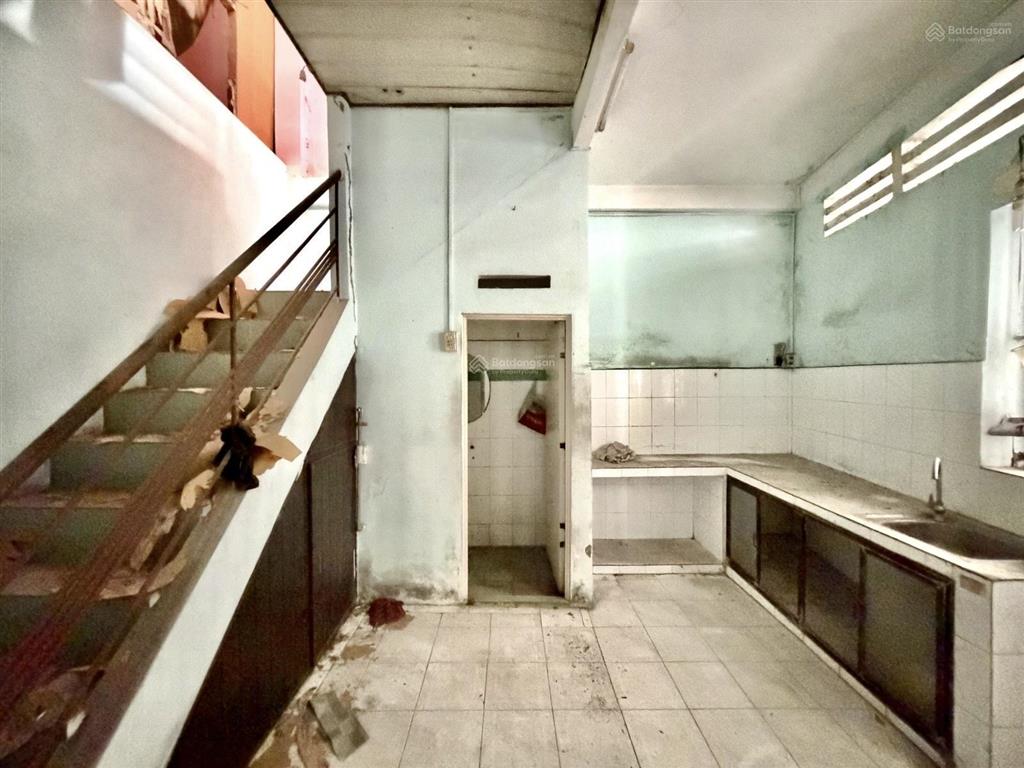 Giáp bình thạnh, 80m2, 2 tầng, sát mặt tiền nguyên hồng, tiện xây mới, 6 tỷ 99
