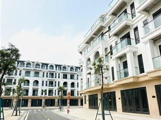 Nhà ở ngay, sổ đỏ cầm tay, ngay trung tâm thường tín,  xem nhà 0984 344 ***