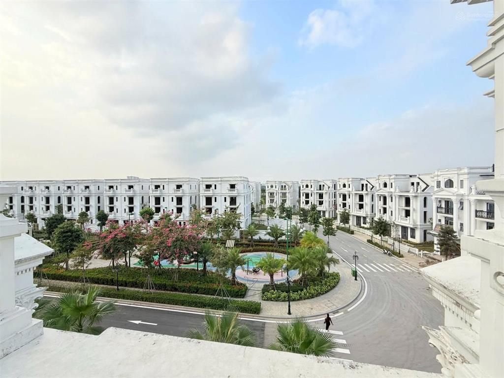 Biệt thự có hầm riêng, sở hữu riêng công viên xanh mát. mức giá đẹp chính sách tốt, sổ cầm tay