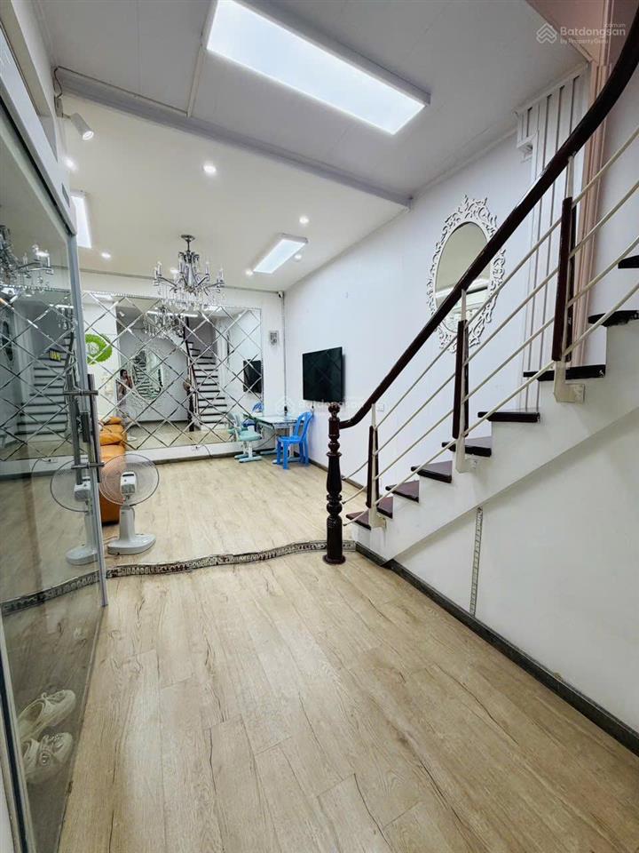 Chính chủ cần cho thuê nhà nguyên căn 26m x 4 tầng, số 105 đường bạch đằng, phường hồng hà, hà nội
