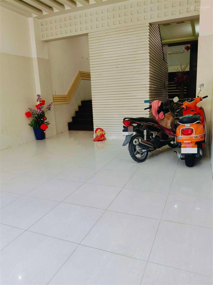 Nhà đẹp gần ueh & văn hiến 5x20 4pn master sân thượng