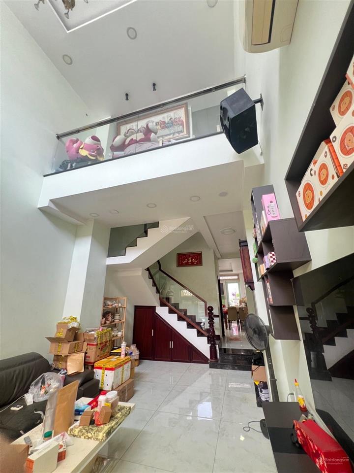 Nhà hẻm xe hơi thông tứ tung phạm hùng q8 56m 4pn full nội thất